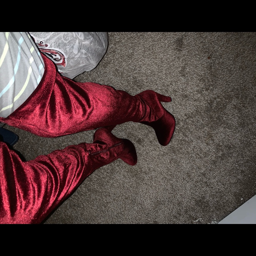 Beautiful thigh high velvet heels